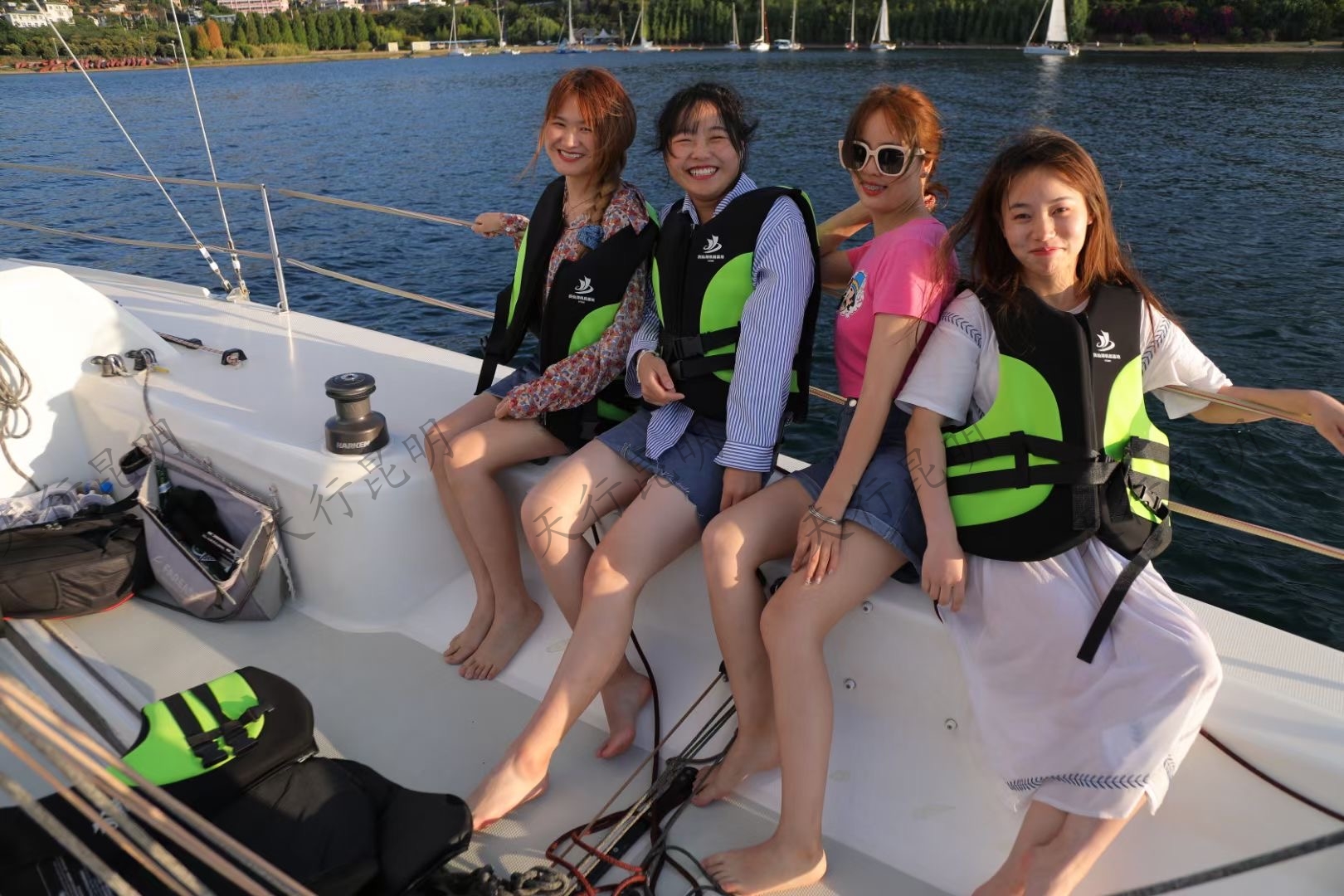 云南玉溪澄江海口撫仙湖帆船基地帆船體驗活動/專業船長/可掌舵/升帆/迎風轉向操作/單人/團建體驗?