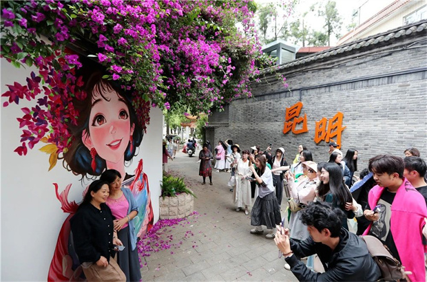 云南旅游,云南旅行社,云南團建公司,云南策劃公司,云南會議會展,云南活動執(zhí)行,云南地接,昆明旅游,昆明旅行社,昆明團建公司,昆明策劃公司,昆明會議會展,昆明策劃執(zhí)行：昆明又添打卡地！“簪花少女”火出圈